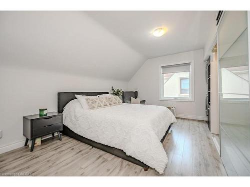 351 Burnhamthorpe Road, Etobicoke, ON - Indoor Photo Showing Bedroom