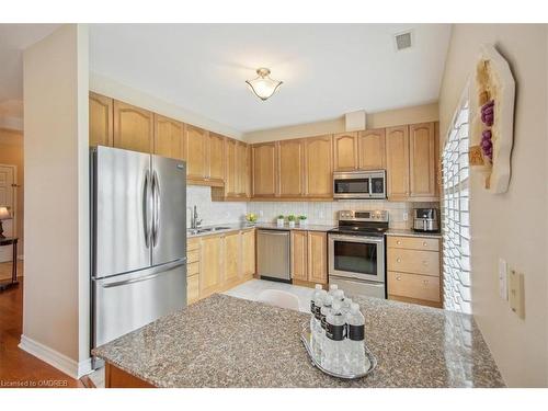 509-1499 Nottinghill Gate, Oakville, ON - Indoor Photo Showing Kitchen