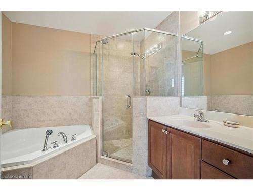 509-1499 Nottinghill Gate, Oakville, ON - Indoor Photo Showing Bathroom