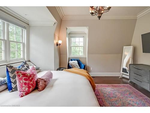 105 Paliser Court, Oakville, ON - Indoor Photo Showing Bedroom