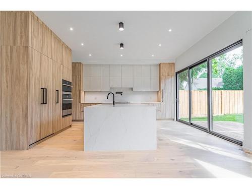 1191 Mineola Gardens, Mississauga, ON - Indoor Photo Showing Kitchen