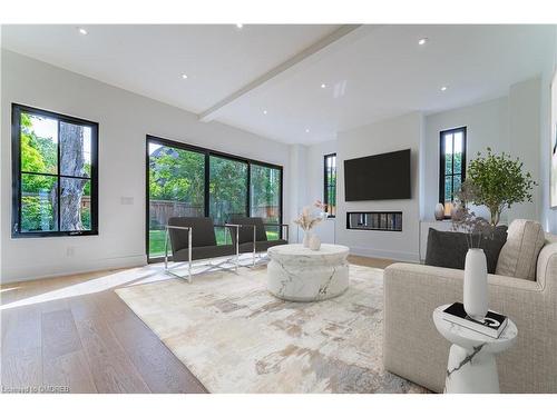 1191 Mineola Gardens, Mississauga, ON - Indoor Photo Showing Living Room