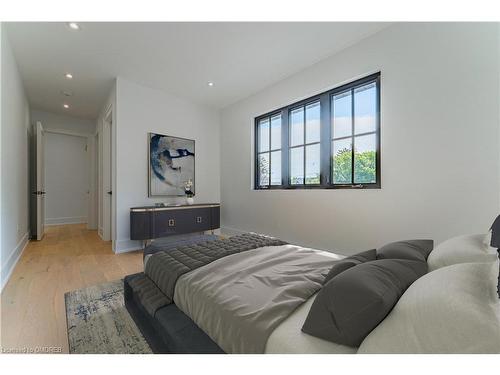 1191 Mineola Gardens, Mississauga, ON - Indoor Photo Showing Bedroom