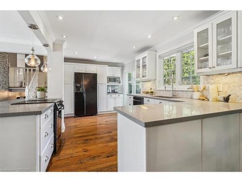 310 Silvana Crescent, Burlington, ON - Indoor Photo Showing Kitchen With Upgraded Kitchen