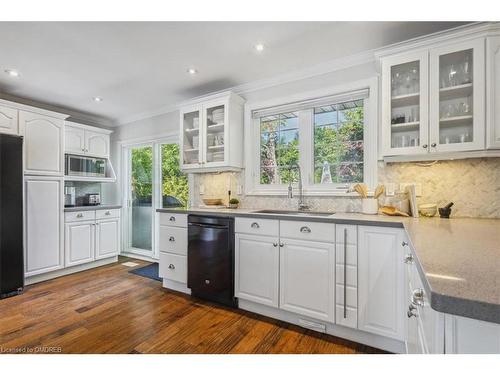 310 Silvana Crescent, Burlington, ON - Indoor Photo Showing Kitchen