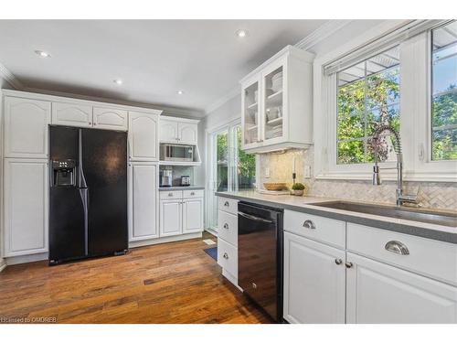 310 Silvana Crescent, Burlington, ON - Indoor Photo Showing Kitchen