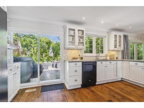 310 Silvana Crescent, Burlington, ON - Indoor Photo Showing Kitchen