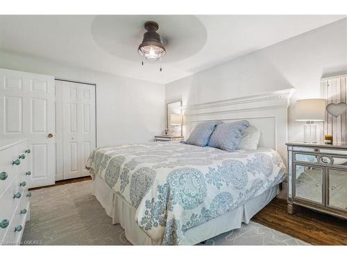 310 Silvana Crescent, Burlington, ON - Indoor Photo Showing Bedroom