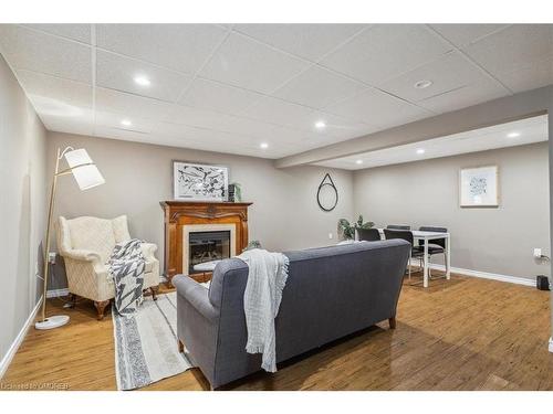 310 Silvana Crescent, Burlington, ON - Indoor Photo Showing Other Room