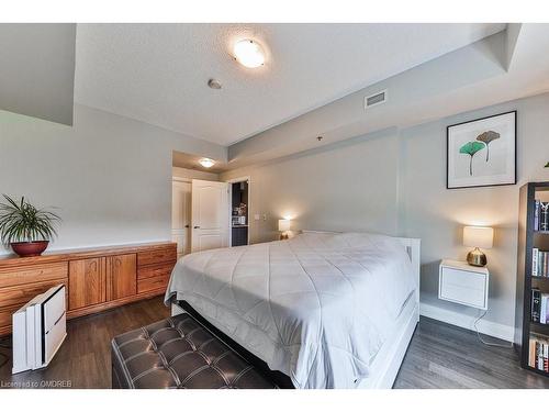 309-319 Highway 8 Road, Stoney Creek, ON - Indoor Photo Showing Bedroom