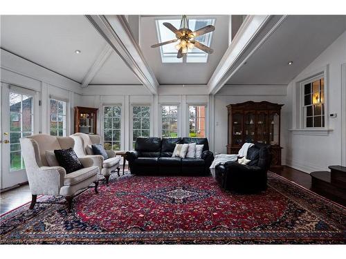 2625 Hammond Road, Mississauga, ON - Indoor Photo Showing Living Room