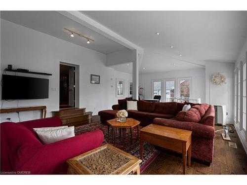 2625 Hammond Road, Mississauga, ON - Indoor Photo Showing Living Room