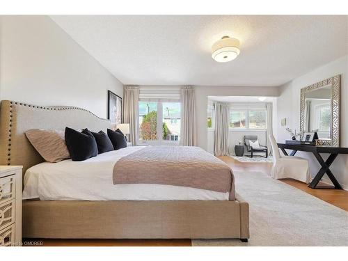 232 Nottingham Drive, Oakville, ON - Indoor Photo Showing Bedroom