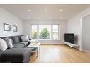 138 Oakdale Drive, Oakville, ON  - Indoor Photo Showing Living Room 