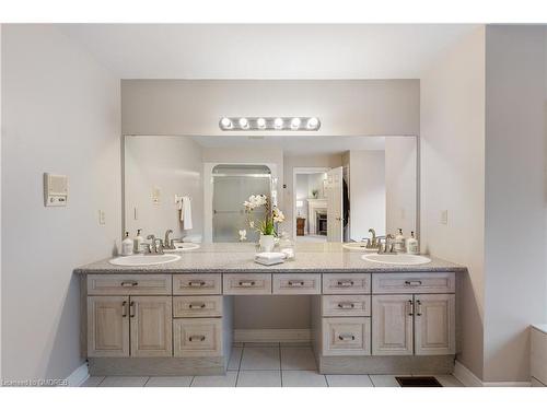 1275 White Lane, Oakville, ON - Indoor Photo Showing Bathroom