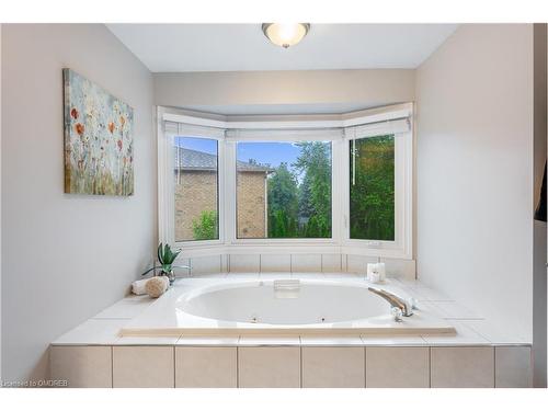 1275 White Lane, Oakville, ON - Indoor Photo Showing Bathroom