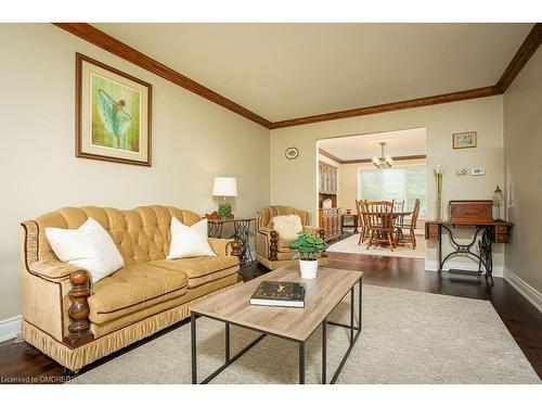 1531 Stancombe Crescent, Mississauga, ON - Indoor Photo Showing Living Room