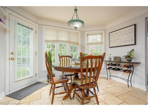 1531 Stancombe Crescent, Mississauga, ON - Indoor Photo Showing Dining Room