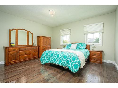 1531 Stancombe Crescent, Mississauga, ON - Indoor Photo Showing Bedroom