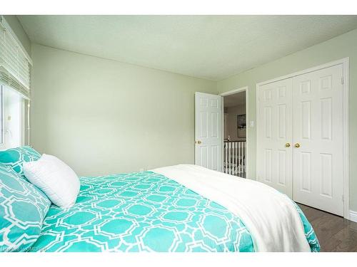 1531 Stancombe Crescent, Mississauga, ON - Indoor Photo Showing Bedroom