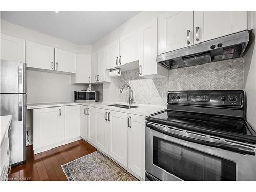 78-5221 Banting Court, Burlington, ON - Indoor Photo Showing Kitchen With Double Sink