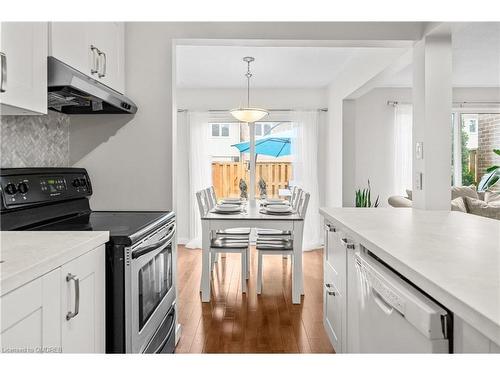 78-5221 Banting Court, Burlington, ON - Indoor Photo Showing Kitchen With Upgraded Kitchen