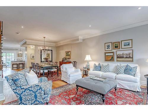 140 John Street, Oakville, ON - Indoor Photo Showing Living Room