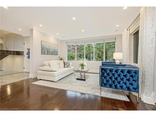 177 Breezy Pines Drive, Mississauga, ON - Indoor Photo Showing Living Room