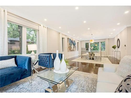 177 Breezy Pines Drive, Mississauga, ON - Indoor Photo Showing Living Room