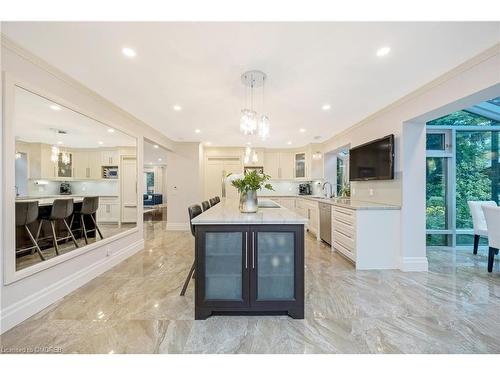 177 Breezy Pines Drive, Mississauga, ON - Indoor Photo Showing Kitchen