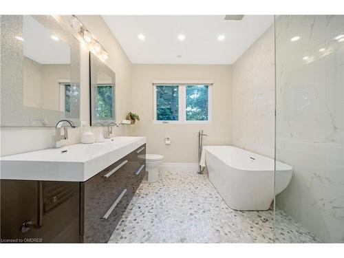 177 Breezy Pines Drive, Mississauga, ON - Indoor Photo Showing Bathroom