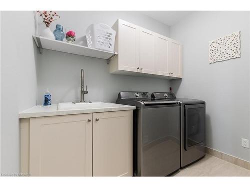 2445 Chateau Common, Oakville, ON - Indoor Photo Showing Laundry Room