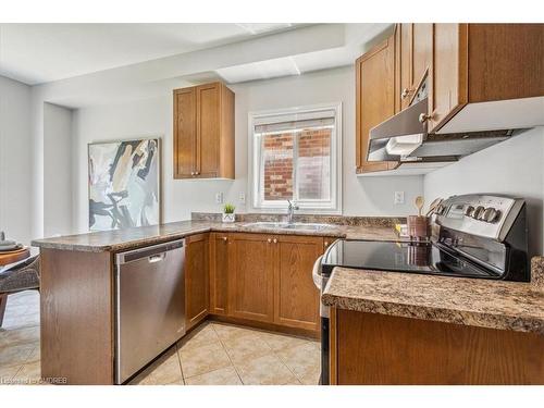 1120 Cumming Boulevard, Milton, ON - Indoor Photo Showing Kitchen