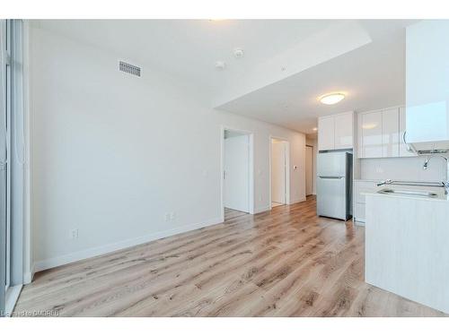 3503-60 Frederick Street, Kitchener, ON - Indoor Photo Showing Kitchen