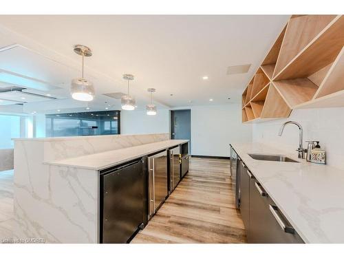3503-60 Frederick Street, Kitchener, ON - Indoor Photo Showing Kitchen With Upgraded Kitchen