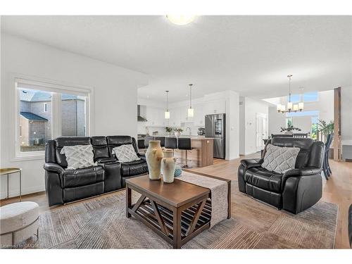 104 Dempsey Drive, Stratford, ON - Indoor Photo Showing Living Room