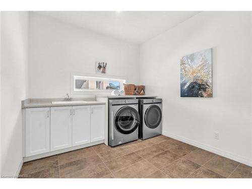 104 Dempsey Drive, Stratford, ON - Indoor Photo Showing Laundry Room