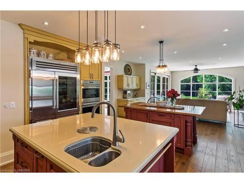 2050 Dickson Road, Mississauga, ON - Indoor Photo Showing Kitchen With Double Sink