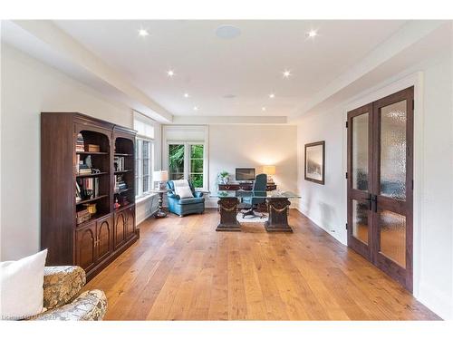 2050 Dickson Road, Mississauga, ON - Indoor Photo Showing Living Room