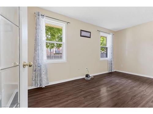 1946 Bloom Crescent, London, ON - Indoor Photo Showing Other Room