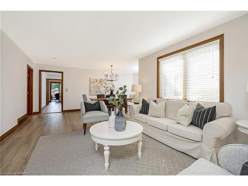 71 Bronte Street S, Milton, ON - Indoor Photo Showing Living Room