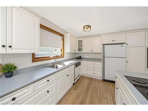 71 Bronte Street S, Milton, ON - Indoor Photo Showing Kitchen With Double Sink