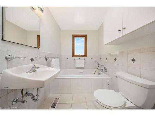 71 Bronte Street S, Milton, ON - Indoor Photo Showing Bathroom