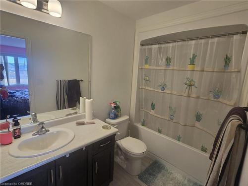 206 Heron Street, Welland, ON - Indoor Photo Showing Bathroom