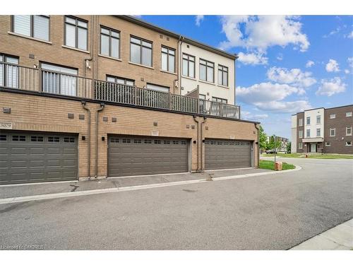 3081 Ernest Appelbe Boulevard, Oakville, ON - Outdoor