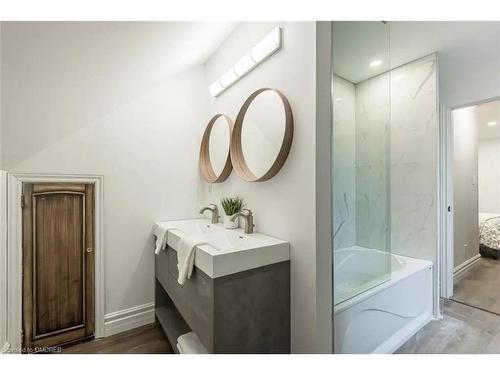 276 Aberdeen Avenue, Hamilton, ON - Indoor Photo Showing Bathroom