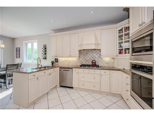 1492 Pinery Crescent, Oakville, ON - Indoor Photo Showing Kitchen With Double Sink