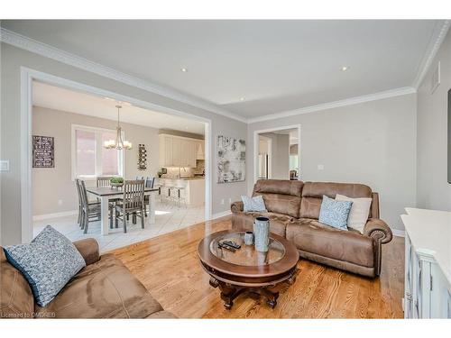 1492 Pinery Crescent, Oakville, ON - Indoor Photo Showing Living Room