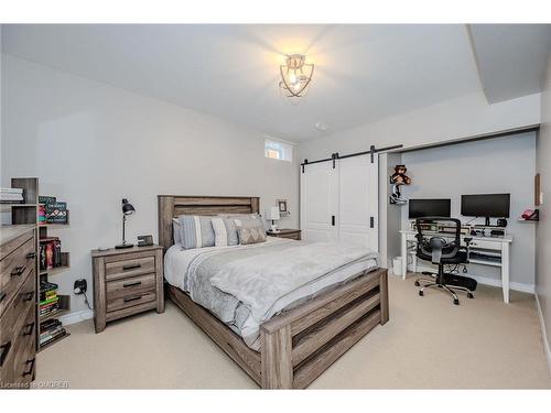 1492 Pinery Crescent, Oakville, ON - Indoor Photo Showing Bedroom