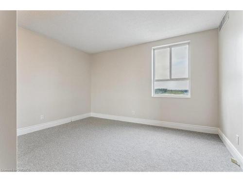 712-5280 Lakeshore Road, Burlington, ON - Indoor Photo Showing Other Room